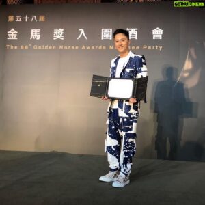 Rexen Cheng Jen-Shuo Instagram - 看到入圍證書
還是激動無比
滿足
入圍金馬獎最佳男主角 解鎖✅

Styling： @danielwong_official 
Make up： @2_kyun_hee