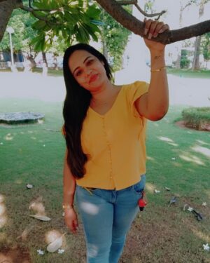 Reyaa Hari Instagram - 💛