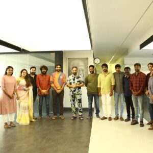 Reyaa Hari Instagram - Most memorable moment😍thank uuuu soooo much ullaga nayagan sir ❤️#silanerangalilsilamanidhargal#ullaganayagan #kamalhaasan#lovelymoments#spreadlove @riythvika_official 
@vishalvenkat1891 
@priyaa.karan 
@priyaharie 
@ashokselvan 
@abihassan_ 
@iam_praveenraja 
@tamilarasan_selvam 
@iam_rishikanth 
@manikabali87