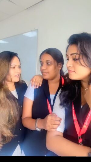 Reyaa Hari Instagram - Break tym atrocity 😅😂 #friendship #friendshipgoals #collegelife #college #girlsgirlsgirls #gang #law #lawyerstatus #lawyer #student