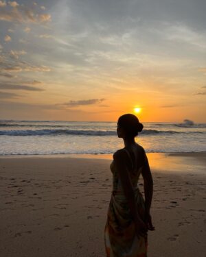 Rhianna Jagpal Instagram - ✨🌅🧡 pura vida 💛🍹✨