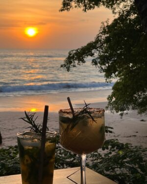 Rhianna Jagpal Instagram - ✨🌅🧡 pura vida 💛🍹✨