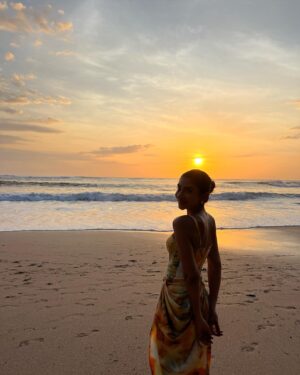 Rhianna Jagpal Instagram - ✨🌅🧡 pura vida 💛🍹✨
