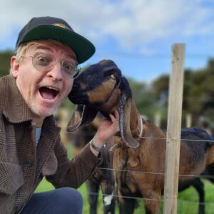 Rhys Darby Instagram - Reunited with my gorgeous lads. Fred and Barnie seemed to remember me. I mean of course, right? Happy times in Aotearoa NZ.