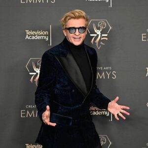 Rhys Darby Instagram - Red Carpet for the Creative Arts Emmys. @televisionacad #creativeartsemmys @helenanthonyofficial jacket, @brooksbrothers turtleneck, @dukedexter loafers. Style by @mikeystyles