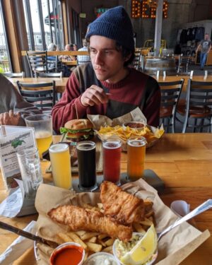 Rhys Matthew Bond Instagram - Grubbin

Pc: @bearlyhandsome