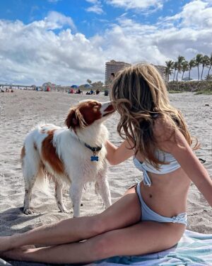 Rhys Olivia Cote Instagram - Such a fun week in Florida visiting my Grammy, Grandpa & our friends! Now off to Nashville!! #jupiterflorida #palmbeachgardens #melbourneflorida #singerisland #loggerheadmarinelifecenter #dogbeach #family #friends #love #sunshine ➡️➡️➡️➡️➡️➡️ 🏝️🏖️🌴☀️