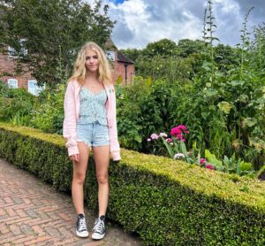 Rhys Olivia Cote Instagram - eeds, Leeds Castle Wye & Faversham!! So fun to see Romaine & Ethan too. #leeds #leedscastle #faversham #lastdayinenglamd #untilnexttime #friends #europe24 #england #wye #england🇬🇧 @romainecoonghecoaching ➡️➡️➡️➡️➡️➡️➡️