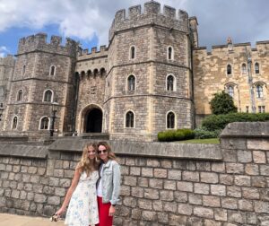 Rhys Olivia Cote Instagram - DAY 4. WINDSOR CASTLE &  OXFORD! So happy we even got to see Amy @ Ernie!! @amys.shots ❤️❤️ ➡️➡️➡️➡️#windsorcastle #windsor #oxford #oxforduniversity #england #uk #traveltheworld #europe #european #blessed #grateful #itsagoodlife #rhysolivia #rhyscote