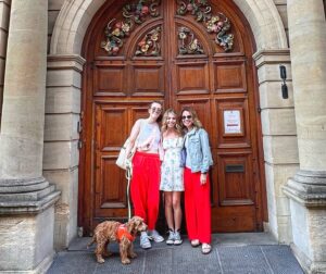 Rhys Olivia Cote Instagram - DAY 4. WINDSOR CASTLE &  OXFORD! So happy we even got to see Amy @ Ernie!! @amys.shots ❤️❤️ ➡️➡️➡️➡️#windsorcastle #windsor #oxford #oxforduniversity #england #uk #traveltheworld #europe #european #blessed #grateful #itsagoodlife #rhysolivia #rhyscote