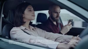 Ria Nalavade Instagram - Did a series of fun ad films for @mahindra_auto and you must have seen my face flashing every ad break during the World Cup matches! 🤙👽 
@iambriannathan is such a fun Co-actor and  so much more ⚡️ 

Reunited with @iamitrsharma whom I love 🫶🏻 @pictureschrome 
Made a new friend in @dog.ate.my.copy 🥰

Which one of these did you see on TV? 

P.S it’s actually a great car