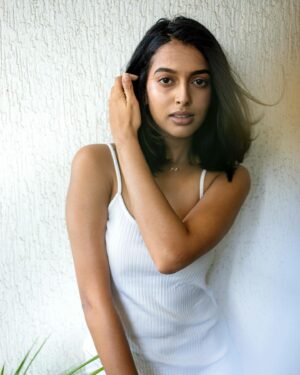 Ria Nalavade Instagram - So for the whole month of Feb I did a social media detox. No instagram for a MONTH. And it was so good for me. This constant subconscious habit and pathways that are paved in your brain for you to keep comparing yourself and your life and your art with anyone and everyone. It takes away from who you really are. And you did it to yourself! 
You might not be active on social media, but you’re a participant for sure. Watching, liking, scrolling on the outside and crumbling, comparing, wishing, cursing or just being BLANK on the inside. Since when did we become blank?! Scary! 
So much input. Input. Input. Input. So much input, then processing in your brain and then right before you can swallow it, MORE INPUT! No time nor bandwidth for output. So so sad. 

If we don’t detach from this and start seeing it just as a tiny fragment of life, we’re losing. 

Now that I’m back here, I’m back with very different reasons and very different ideas on how to use this app. I really want to know from you - How do you enjoy it and utilize it and use it as a tool - to share, to connect, to be inspired?? What is your way?? Let me know in the comments or dm me because this is important ⚡️

Photos by @akshay_kerlekar 
Hair and makeup @sanky_mua