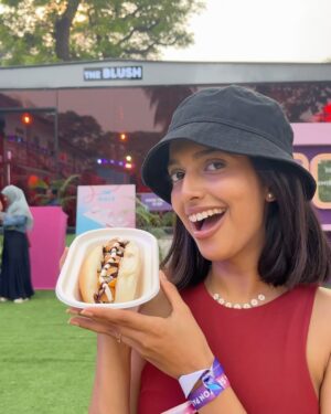 Ria Nalavade Instagram - Leave it to Nykaa to make you look good, eat good and take 100 pictures while you’re at it. ⚡️@mynykaa @nykaaland @bookmyshowin @bookmyshow.live #iamatnykaaland #beautysbiggestplayground @charlottetilburyskincare