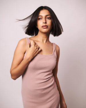 Ria Nalavade Instagram - Entering a wonderful phase of prioritising my own time and reconnecting with a long lost friend - me 🙋🏻‍♀️

Styling @cocomumbai 
Hair and makeup @abhishekindu 
Photos @ayushsaxx