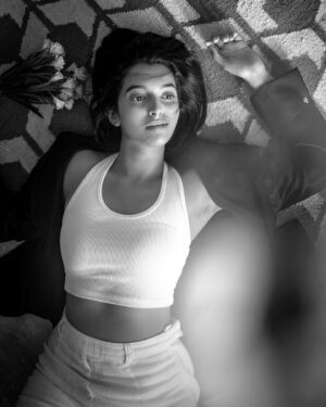 Ria Nalavade Instagram - Floored.

@sanky_mua 
@akshay_kerlekar
