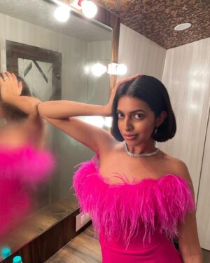 Ria Nalavade Instagram - Chilling in @khushi05k ‘s gorgeous dress ♥️⚡️ 
@hawwasamples 🙋🏻‍♀️
@cleondsouzaa the best dress genie 🧚