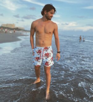 Ricardo Abarca Instagram - Deep waters. 
@viebelle_swimwear 🐙
