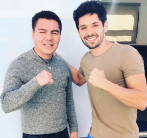 Ricardo Abarca Instagram - Un gusto y un placer conocerte campeón!  The one and only @traviesoarce5 👊🏽 🥊 #boxing #champion