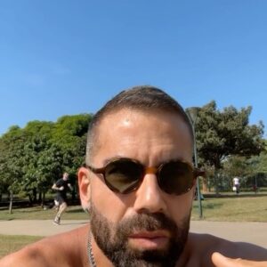 Ricardo Barbato Instagram - Resumo Visual

1. Laundry Boy
2. Reflexão 
3. Açaí Artesanal do Madura
4. Suco do bronze @greenpeoplebrasil 
5. PF do Barba by @madureirasucos 
6. Super Coffee @caffeinearmy 
7. Aula em Sto. André @jardimsecreto_abc 
8. Bowl Alegria @veganwaybrasil 
9. Arquitetura 
10. Um pedaço de natureza em meio a Selva de Pedra

#random #frames #lifestyle