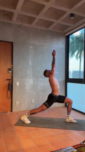Ricardo Barbato Instagram - Friday Flow 🔥 2/4

Nossa segunda prática pra vc começar seu dia movimentando o corpo e equalizando a mente.

Que seja mais um incentivo pra vc cuidar do seu corpo por meio de exercícios complementares que visam otimizar a sua performance.

Se vc fez as duas práticas, conta pra mim qual você mais gostou.

Se vc só fez a de hoje, aproveita que tem mais uma pra vc fazer antes da semana que vem.

Agradeço pela presença, confiança e energia.

Seguimos juntos ✨📿

ॐ नमः शिवाय 

#yoga #movement #yogaflow #flow #healthy #lifestyle #fitness #body #clever #mind #aloyoga #men #yogateacher #free