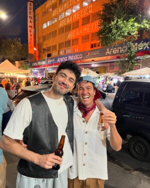 Ricardo Gómez Instagram - México con la banda 
te amo 🇲🇽 

bautizando al primerizo @santicrespo en la última 😏