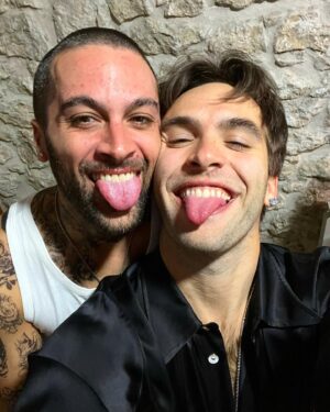 Ricardo Gómez Instagram - Este finde he vuelto a tener 15, pero la realidad es que he cumplido 30. Y bien llenito de amor. 

Mi gente >>>> 

❤️‍🔥❤️‍🔥❤️‍🔥❤️‍🔥❤️‍🔥❤️‍🔥