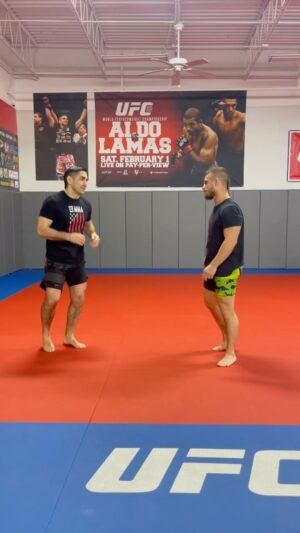 Ricardo Lamas Instagram - Technique of the week! Takedown right into a sub! End it quick!

#kneebar #singleleg #lamaswrestlejitsu #bjj #mma #ufc #ufcgym #ufcgymnaperville
