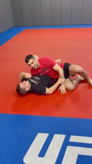 Ricardo Lamas Instagram - Technique of the week! Try this counter to an arm bar next time your opponent tries a kimura sweep from bottom side control. 

#kimurasweep #armbar #bjj #lamaswrestlejitsu #mma #ufc #ufcgym #ufcgymnaperville