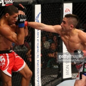 Ricardo Lamas Instagram - I broke the metacarpal bone of my right thumb in the second minute of this fight on my opponents head.  The fight went the distance and I won by unanimous decision.  Life throws obstacles in your way, how you perceive them will determine your success.  You can see the obstacle as unpassable or you can say f@ck it, there are 26 more bones in my hand that I’m willing to break to get this W! 😤😤😤

#relentlesspursuit #motivation #mma #ufc #bjj #boxing #muaythai #ufcgym #ufcgymnaperville