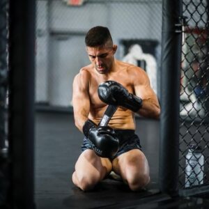Ricardo Lamas Instagram - “To succeed, you need to find something to hold on to, something to motivate you, something to inspire you.”

What or who is your motivation?
#motivationmonday #ufcgym #fitness #naperville
