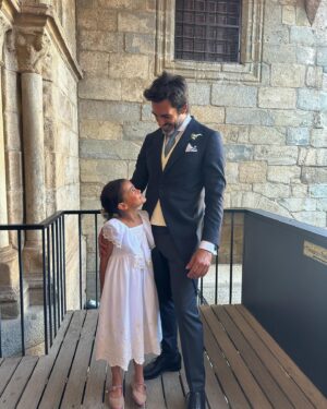Ricardo Pereira Instagram - Nossos amores, que dia mágico! Estaremos sempre aqui de mãos dadas com vocês ♥️

#wedding #love #friends