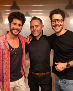 Ricardo de Sá Instagram - Em gravações com amigos ! Vem aí algo muito engraçado , fiquem atentos 👀 @movingpictureslx @mamma_donella_paco_de_arcos 🎬 

 @catarinamlima 📸