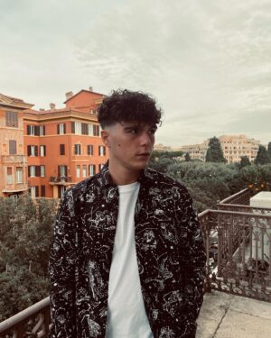 Riccardo Mandolini Instagram - 🚬