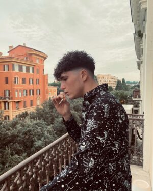 Riccardo Mandolini Instagram - 🚬