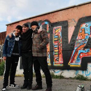 Riccardo Mandolini Instagram - MIA dal 6 aprile #soloalcinema @01distribution