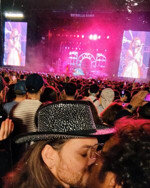 Riccardo Simonetti Instagram - Nothing makes you feel more alive than making out with your favorite person while your favorite artist is singing all your favorite songs live in front of you 🥹✨ #LanaDelRey #PrideMonth