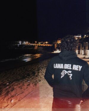 Riccardo Simonetti Instagram - Nothing makes you feel more alive than making out with your favorite person while your favorite artist is singing all your favorite songs live in front of you 🥹✨ #LanaDelRey #PrideMonth