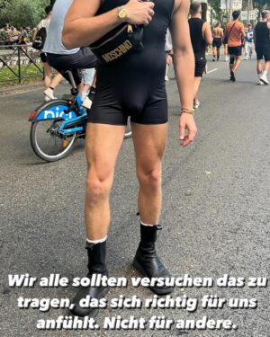 Riccardo Simonetti Instagram - Man kann es niemandem recht machen