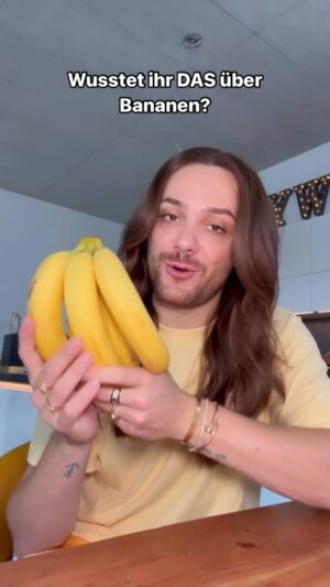 Riccardo Simonetti Instagram - I was today years old when I learned this information about BANANAS 🍌 und Leute: ich kann nicht der einzige gewesen sein, oder?! 😤👀😅
