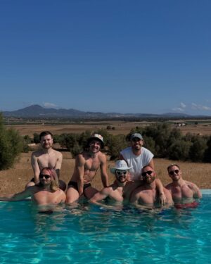 Riccardo Simonetti Instagram - Surprise Bachelor Party Day 1 ✨ grateful for all the love 🥹 #TheSimonettis