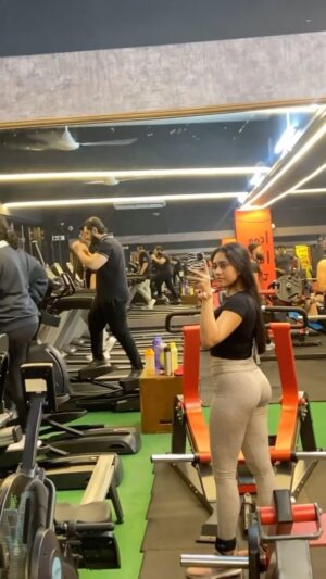 Richa Joshi Instagram - Cause workouts are my happy hour! 🩵 🤸 🏋️‍♂️ 

.
#explorepage #explore #workout #fitness #fitgirlsofinsta #richajoshi #move #fitbodysummer #summerbody #fitnessgoals #lovinglife #fyp #reelsinsta