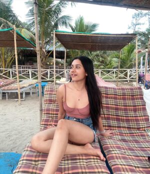 Richa Joshi Instagram - Sweaty and sandy 🏖️🐚☀️🌊🩱

.
#explorepage #explore #fyp #goa #travelgram #morjimbeach