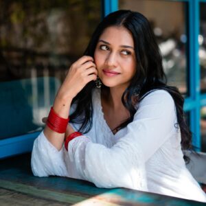 Richa Joshi Instagram - Andamaina prema lekha nuvvule 🤍 
@yashwanth_naidu 

.
#allwhite #salwarsuit #portraitphotography  #travelgram #vintageaesthetic #pinterestinspired #hyderabad #richajoshi #telugucinema #explorepage #explore #rednails