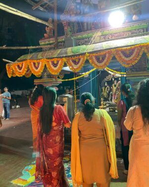 Richa Joshi Instagram - Jai Shree Ram 🙏🏻🪔🪷

.
#explore #festival #rammandirayodhya #blessings #prayers #indian #india #explorepage #saree #jaisreeram #temple #rammandir #hanumantemple