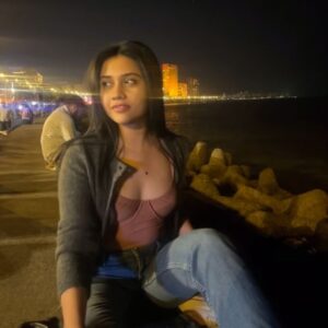 Richa Joshi Instagram - Symphony of lights 🌃🩷 

.
#richajoshi #city #latenights #drives #moodboardaesthetic #aesthetics #pinterestinspo #marinedrive #mumbai #explore #explorepage #fyp #lovinglife #photooftheday #blowoutstyles