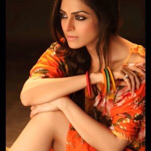Richa Pallod Instagram - Throwback shoot with the dedicated and supremely talented @gauravsethistudios @thank you Gaurav pushing me to the edge