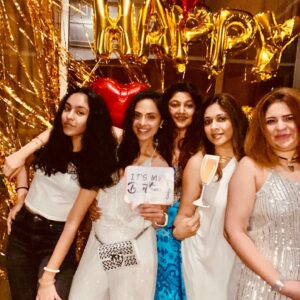 Richa Pallod Instagram - Thankful🙏Greatful 😇Blessed with a family and friends that turned into family @monashettysvi @mayuraj @ambeneath @i.me.00 @kyrapallod @mamvasu 🥰🥰🥰🥰🥰🥰🥰🥰
