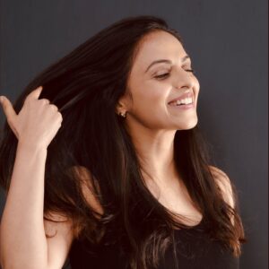 Richa Pallod Instagram - In the between shots#caughtintheact @neerajmahajanphotography