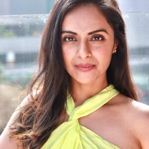 Richa Pallod Instagram - Wading into 2021 with vigor and determination and  heart filled with gratitude and empathy. Wish, hope and pray for all your unfulfilled dreams. Happiness and good healthy to all2021 🤞🙏😊be kind to humanity.