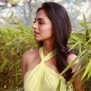 Richa Pallod Instagram - Wading into 2021 with vigor and determination and  heart filled with gratitude and empathy. Wish, hope and pray for all your unfulfilled dreams. Happiness and good healthy to all2021 🤞🙏😊be kind to humanity.